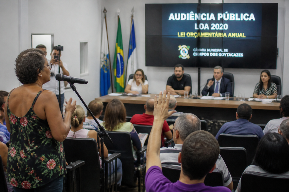 Audiência pública debate revisão da planta de valores do IPTU em Paranavaí
