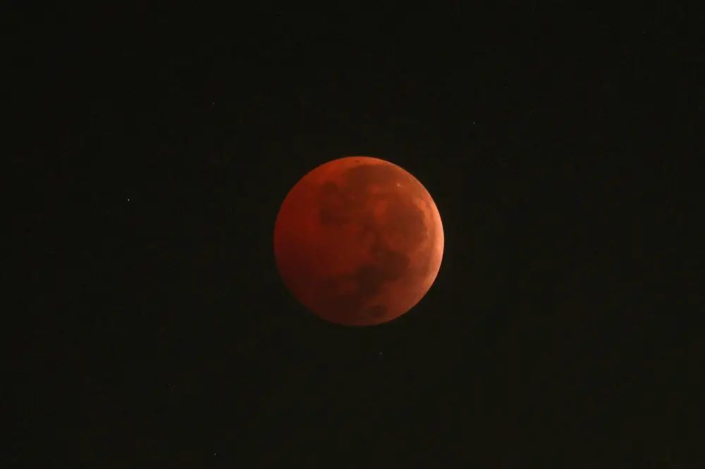 Lua de Morango poderá ser observada em todo o Brasil na próxima segunda-feira