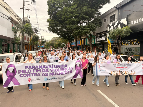 Paranavaí realiza caminhada em mobilização pelo fim da violência contra a mulher