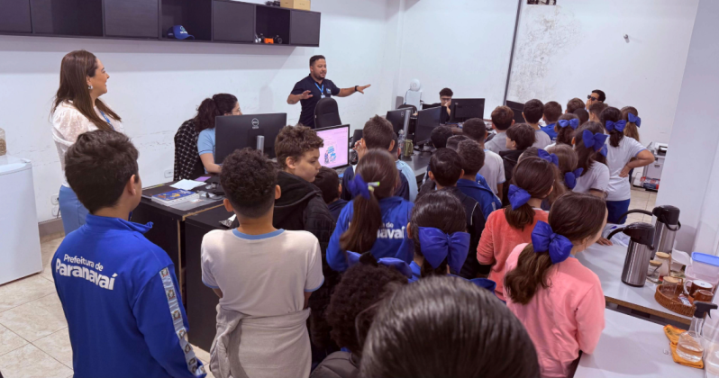Alunos da rede municipal conhecem estrutura e funcionamento da Prefeitura de Paranavaí