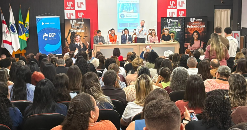 Conselheiros municipais de Paranavaí participam do Fórum de Controle Social 2026