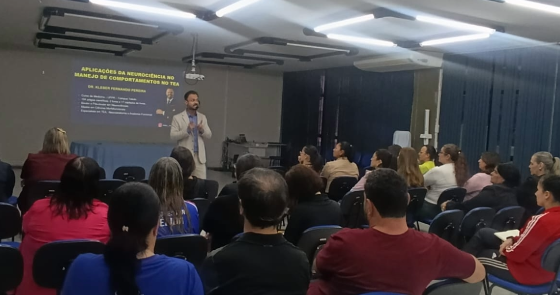 Capacitação em Paranavaí promove formação para profissionais da educação sobre inclusão de estudantes com TEA
