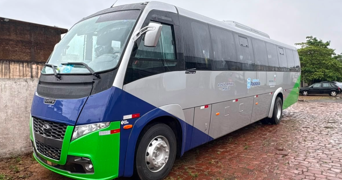 Paranavaí recebe novo ônibus para transporte de pacientes em atendimentos fora do município